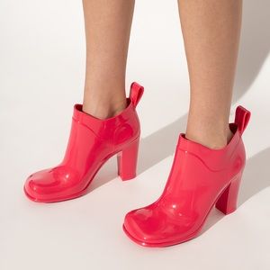 ❤️❤️ BOTTEGA VENETA
BOTTEGA VENETA PINK ‘HEELED ANKLE BOOTS❤️❤️size 9